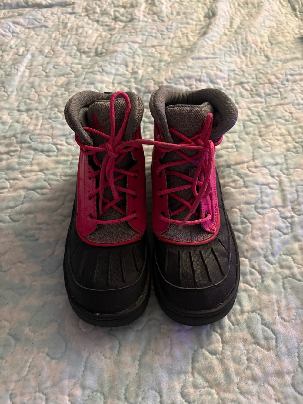 Nike ACG Kids Black and Pink Winter Boots